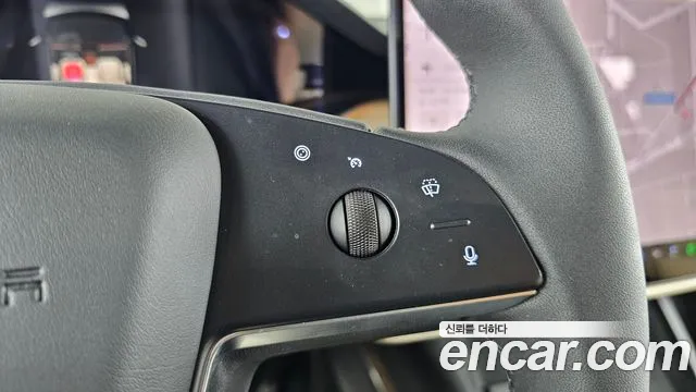 Tesla Model X — Фото автомобиля 22