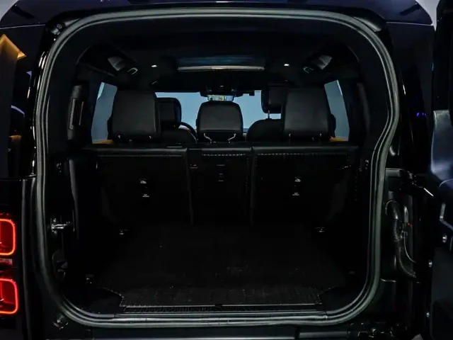 Land Rover Defender — Фото автомобиля 6