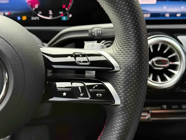 Mercedes-Benz A-Class — Фото автомобиля 15