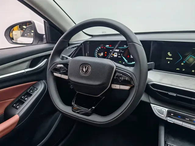 Changan Eado — Фото автомобиля 16