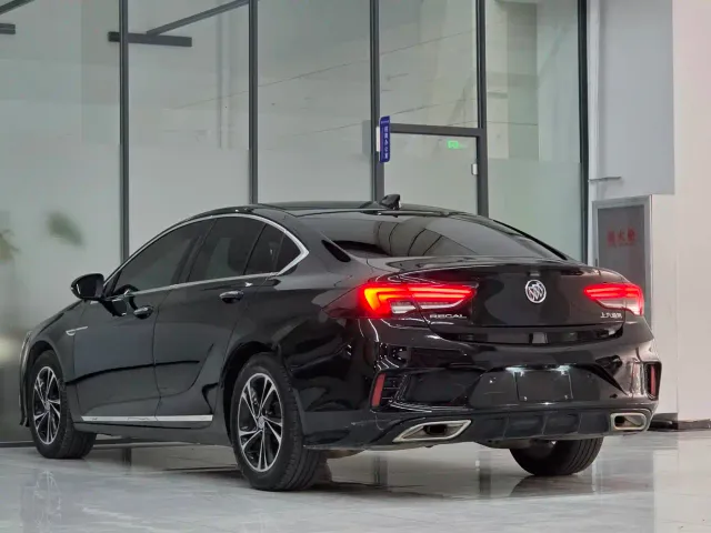 Buick Regal — Фото автомобиля 10
