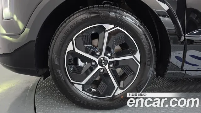 Kia Niro Signature — Фото автомобиля 4