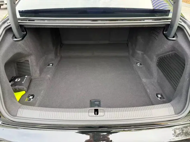 Audi A8 — Фото автомобиля 18