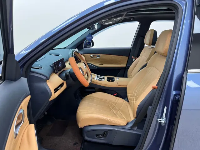 Geely Galaxy Starship 7 EM-i — Фото автомобиля 14
