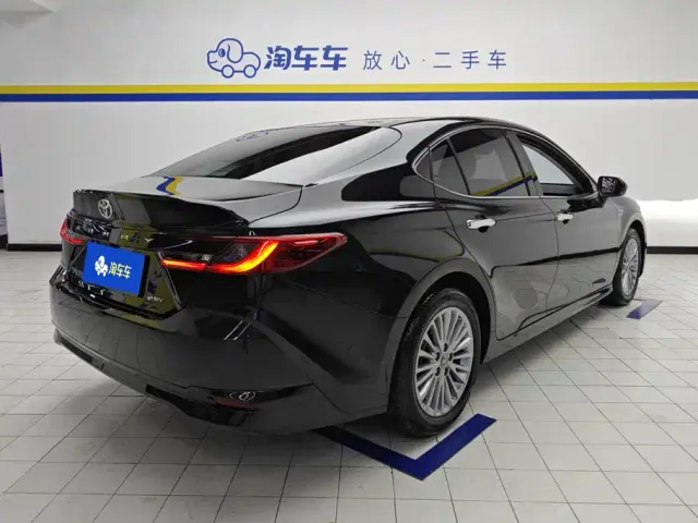 Toyota Camry — Фото автомобиля 3