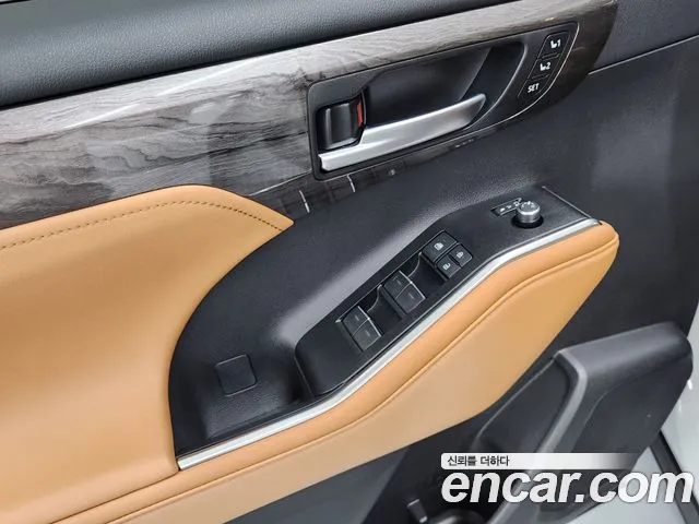 Toyota Highlander — Фото автомобиля 12