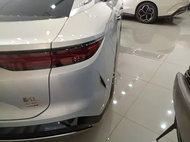 BYD Han L — Фото автомобиля 7