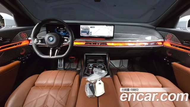 BMW i7 — Фото автомобиля 7