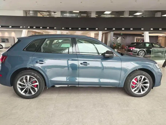 Audi Q5L — Фото автомобиля 5