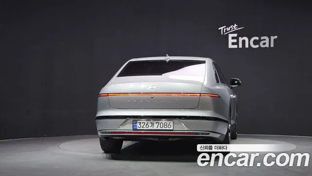 Hyundai Grandeur Grandeur (GN7) 2.5 Бензин 2WD — Фото автомобиля 4