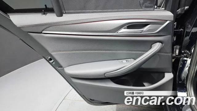 BMW 5 Series G30 — Фото автомобиля 14