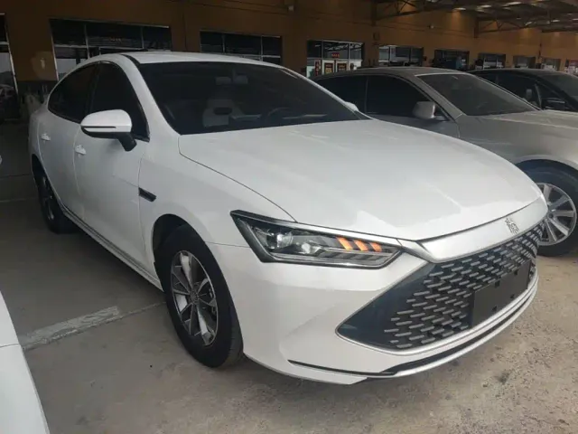 BYD Qin PLUS — Фото автомобиля 3
