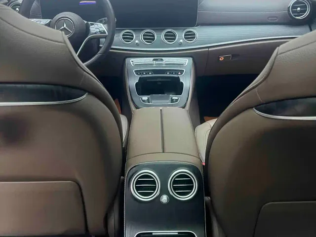 Mercedes-Benz E-Class — Фото автомобиля 7