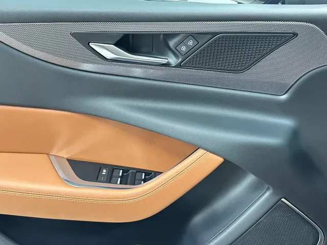 Jaguar XEL — Фото автомобиля 19