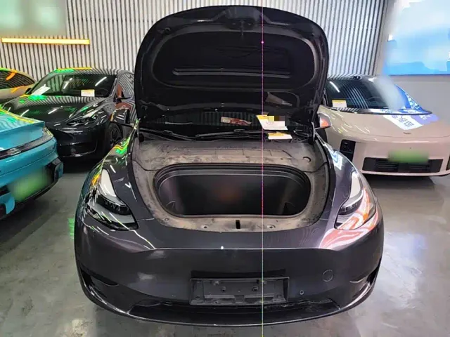 Tesla Model Y — Фото автомобиля 19