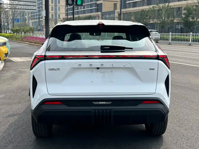 Geely Boyue — Фото автомобиля 5