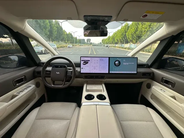 Li Auto MEGA — Фото автомобиля 13