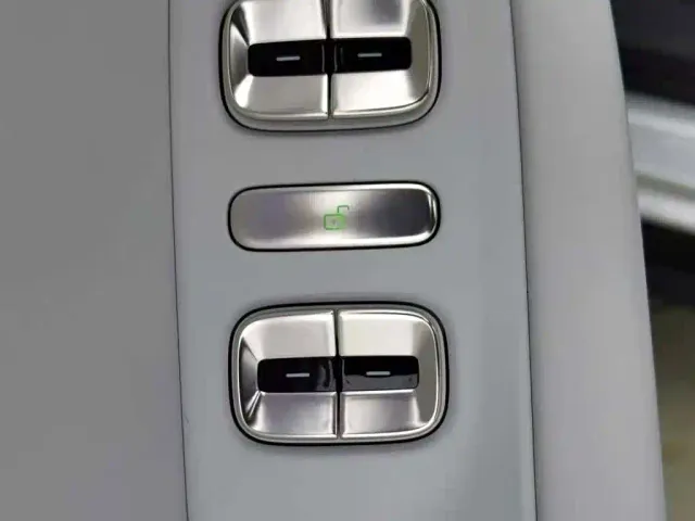 Xpeng P7+ — Фото автомобиля 7