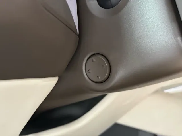 Li Auto MEGA — Фото автомобиля 22
