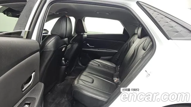 Hyundai Avante CN7 — Фото автомобиля 11