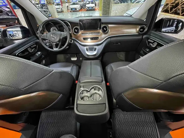 Mercedes-Benz V-Class — Фото автомобиля 15