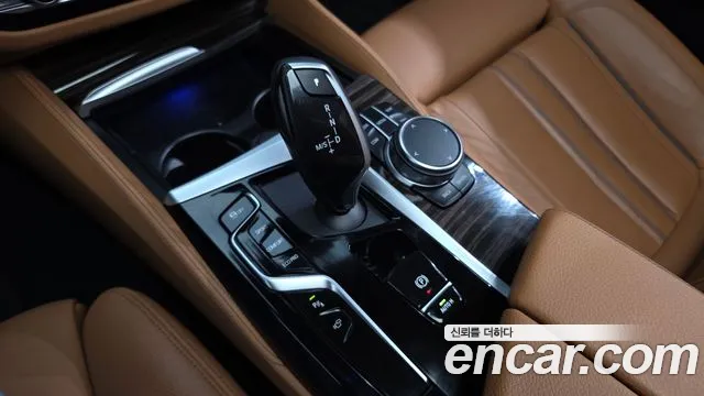 BMW 5 Series G30 — Фото автомобиля 12