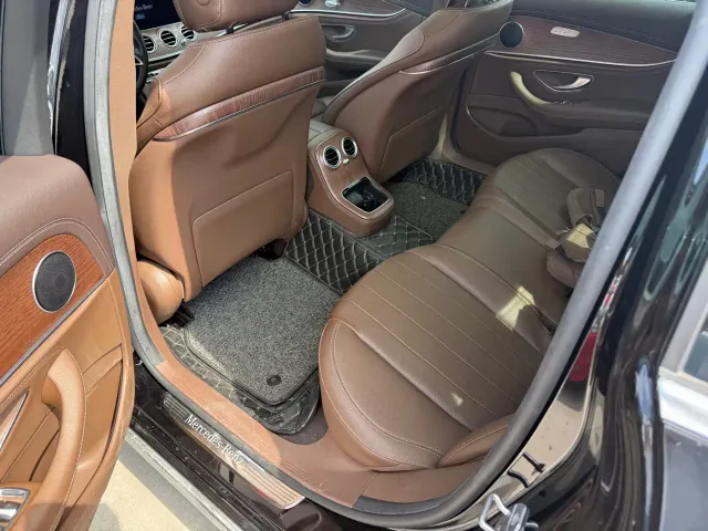 Mercedes-Benz E-Class — Фото автомобиля 6