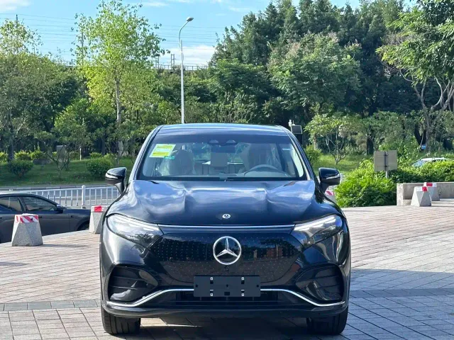 Mercedes-Benz EQS SUV — Фото автомобиля 2