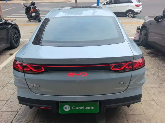 BYD Qin L — Фото автомобиля 5
