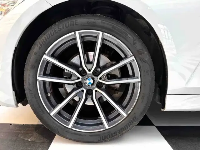 BMW BMW 3 Series 2022 320Li M Sport Package — Фото автомобиля 14