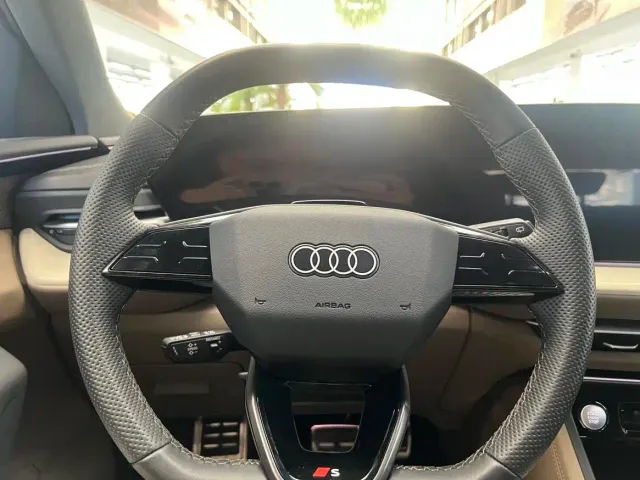 Audi Q5L — Фото автомобиля 10