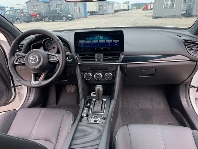 Mazda CX-4 — Фото автомобиля 12