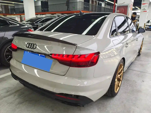 Audi A4L — Фото автомобиля 10