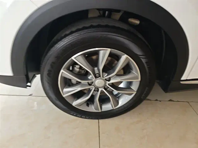 Roewe RX5 — Фото автомобиля 22