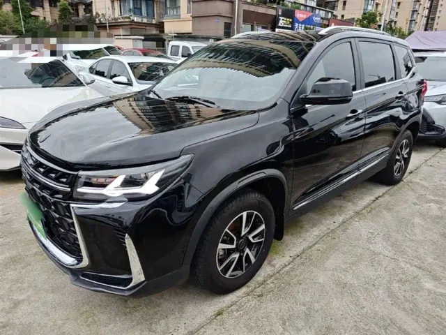 Фотография автомобиля — Forthing T5