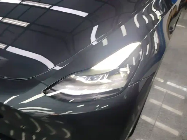 Tesla Model Y — Фото автомобиля 23