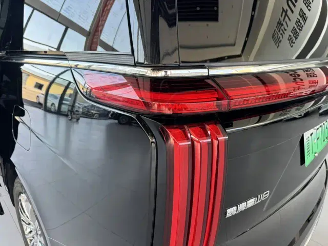 Wey Alpine — Фото автомобиля 8