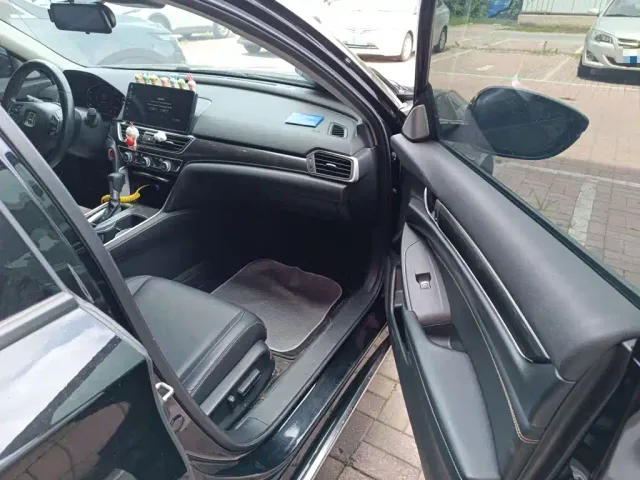Honda Accord — Фото автомобиля 19