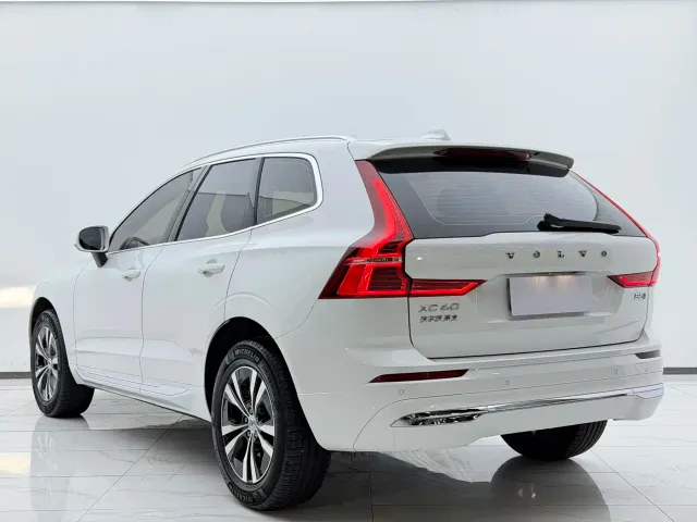 Volvo XC60 — Фото автомобиля 12