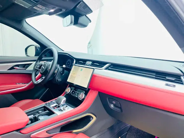 Jaguar F-Pace — Фото автомобиля 15