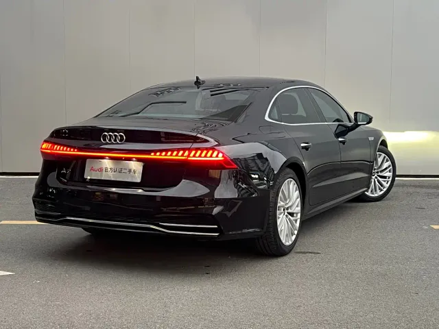 Audi A7L — Фото автомобиля 19
