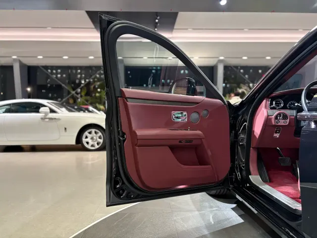 Rolls-Royce Ghost — Фото автомобиля 8