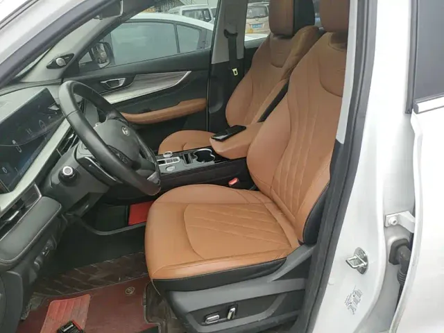 Chery Tiggo 8 PLUS — Фото автомобиля 14