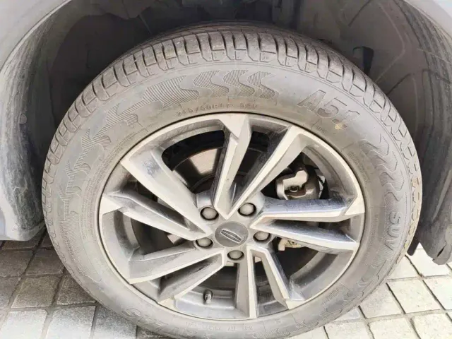 Geely Binyue — Фото автомобиля 7