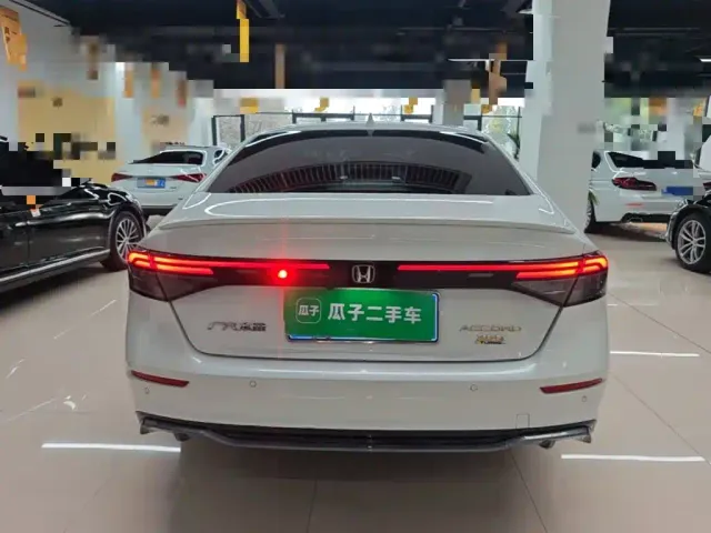 Honda Accord — Фото автомобиля 5