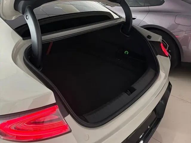 Xiaomi SU7 — Фото автомобиля 13