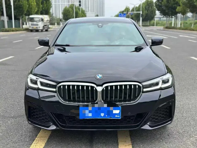 BMW 5 Series — Фото автомобиля 2