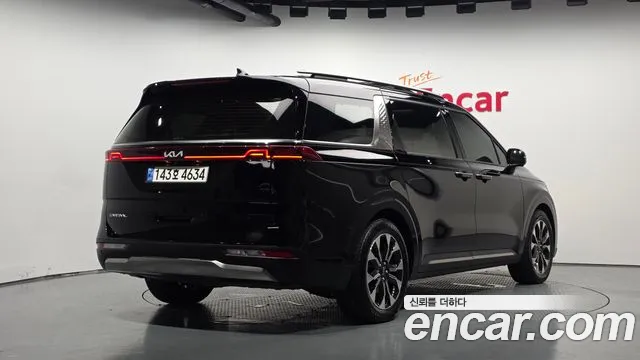 Kia Carnival Generation 4 — Фото автомобиля 2