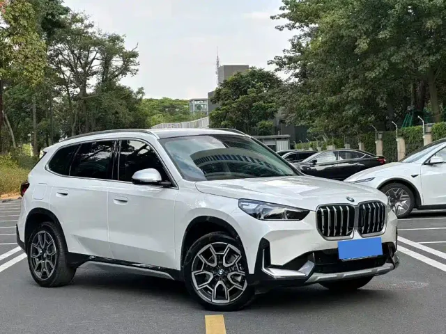 Фотография автомобиля — BMW X1