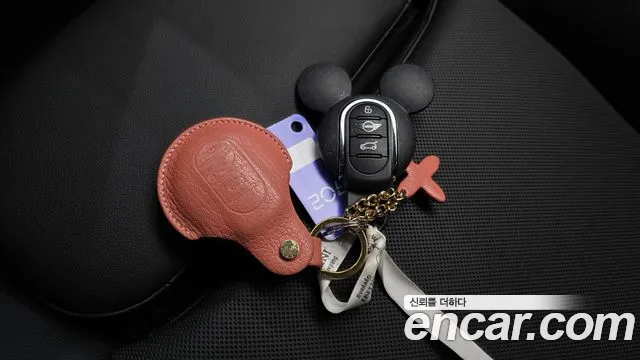 Mini Cooper Cooper 5 дверей Classic Launch Pack — Фото автомобиля 30